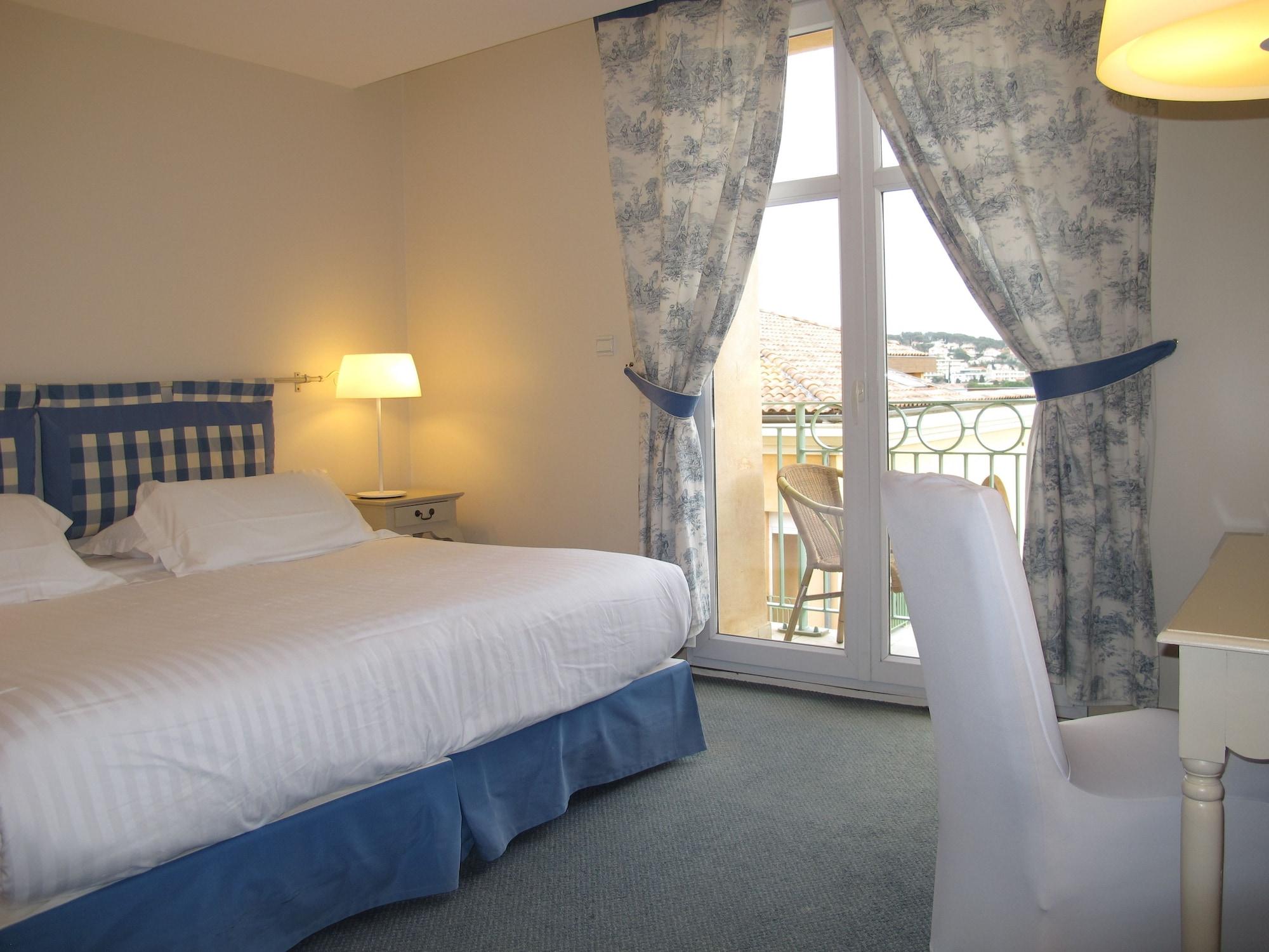 Hotel Sanary, Soleil Et Jardin - Renovation Hiver 2024-25 Bagian luar foto