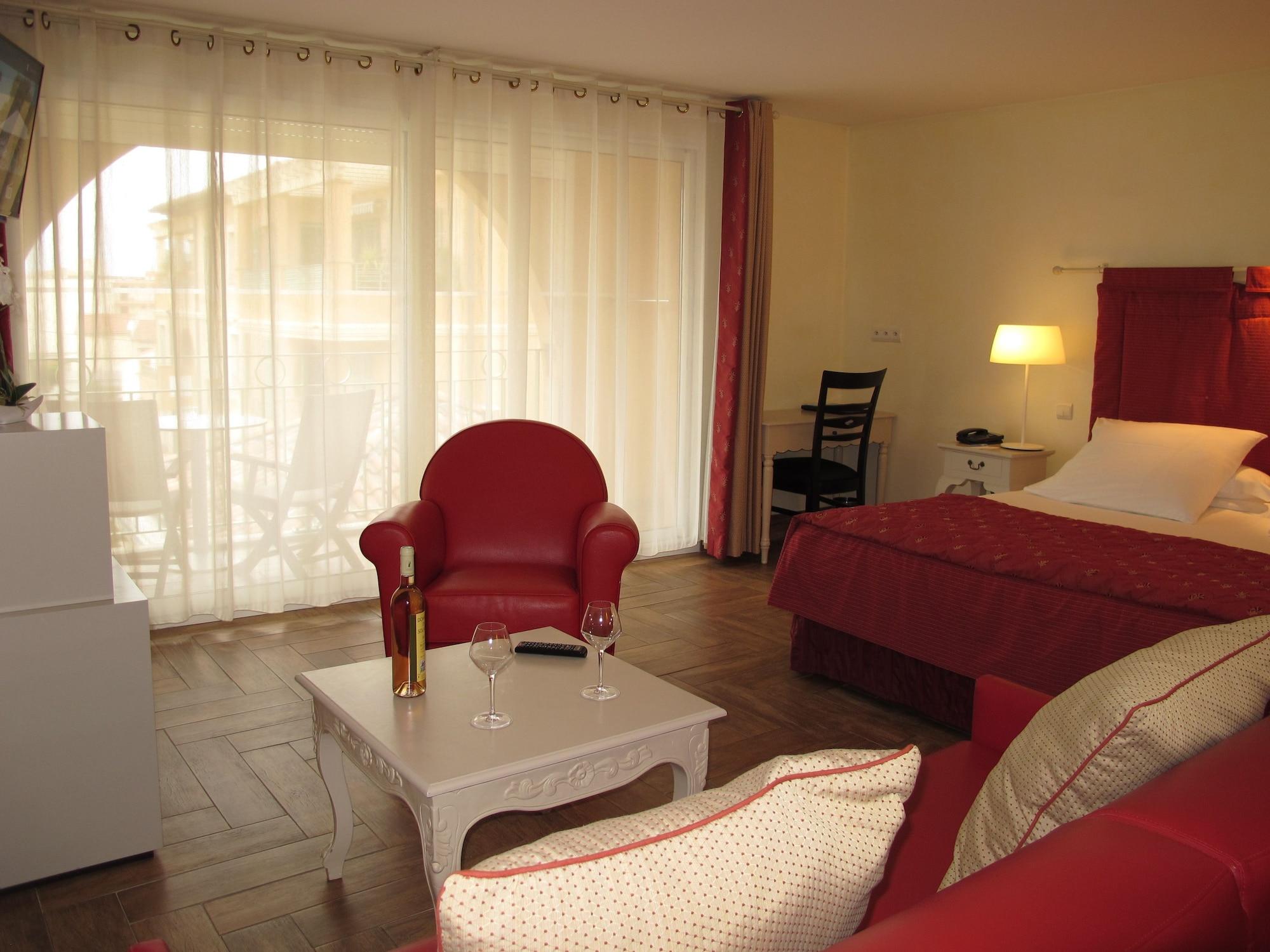 Hotel Sanary, Soleil Et Jardin - Renovation Hiver 2024-25 Bagian luar foto