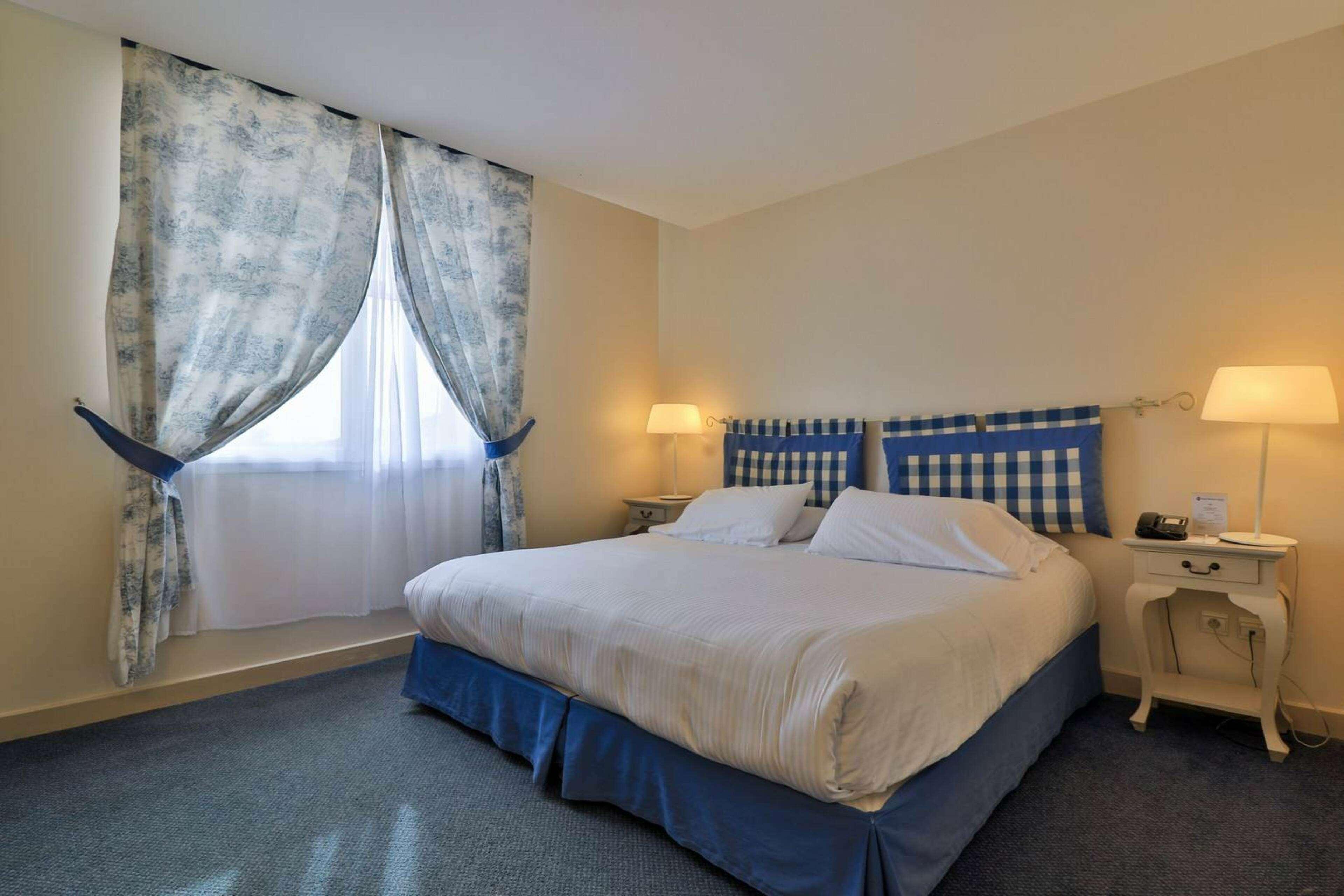 Hotel Sanary, Soleil Et Jardin - Renovation Hiver 2024-25 Bagian luar foto