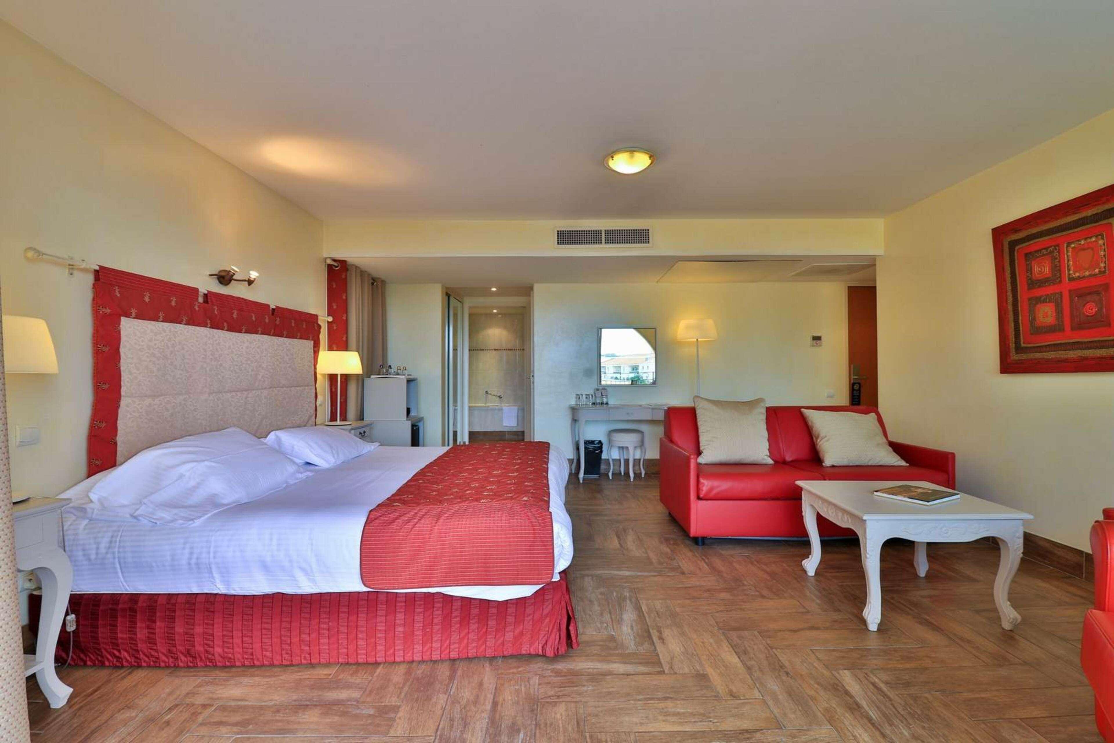 Hotel Sanary, Soleil Et Jardin - Renovation Hiver 2024-25 Bagian luar foto