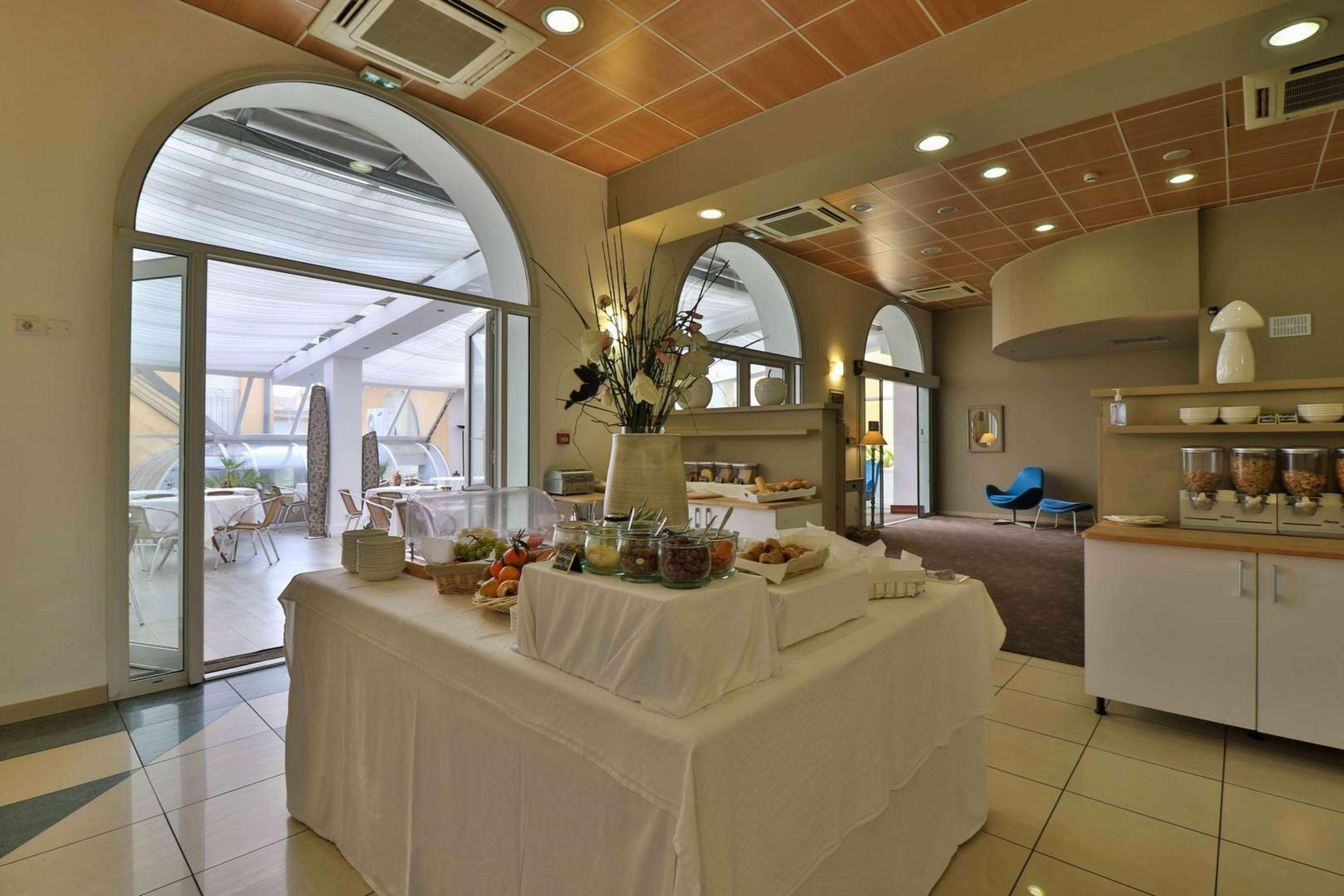 Hotel Sanary, Soleil Et Jardin - Renovation Hiver 2024-25 Bagian luar foto