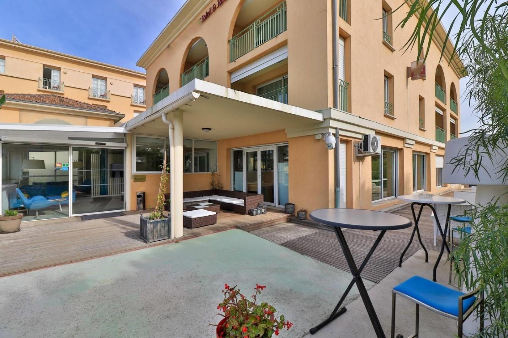 Hotel Sanary, Soleil Et Jardin - Renovation Hiver 2024-25 Bagian luar foto