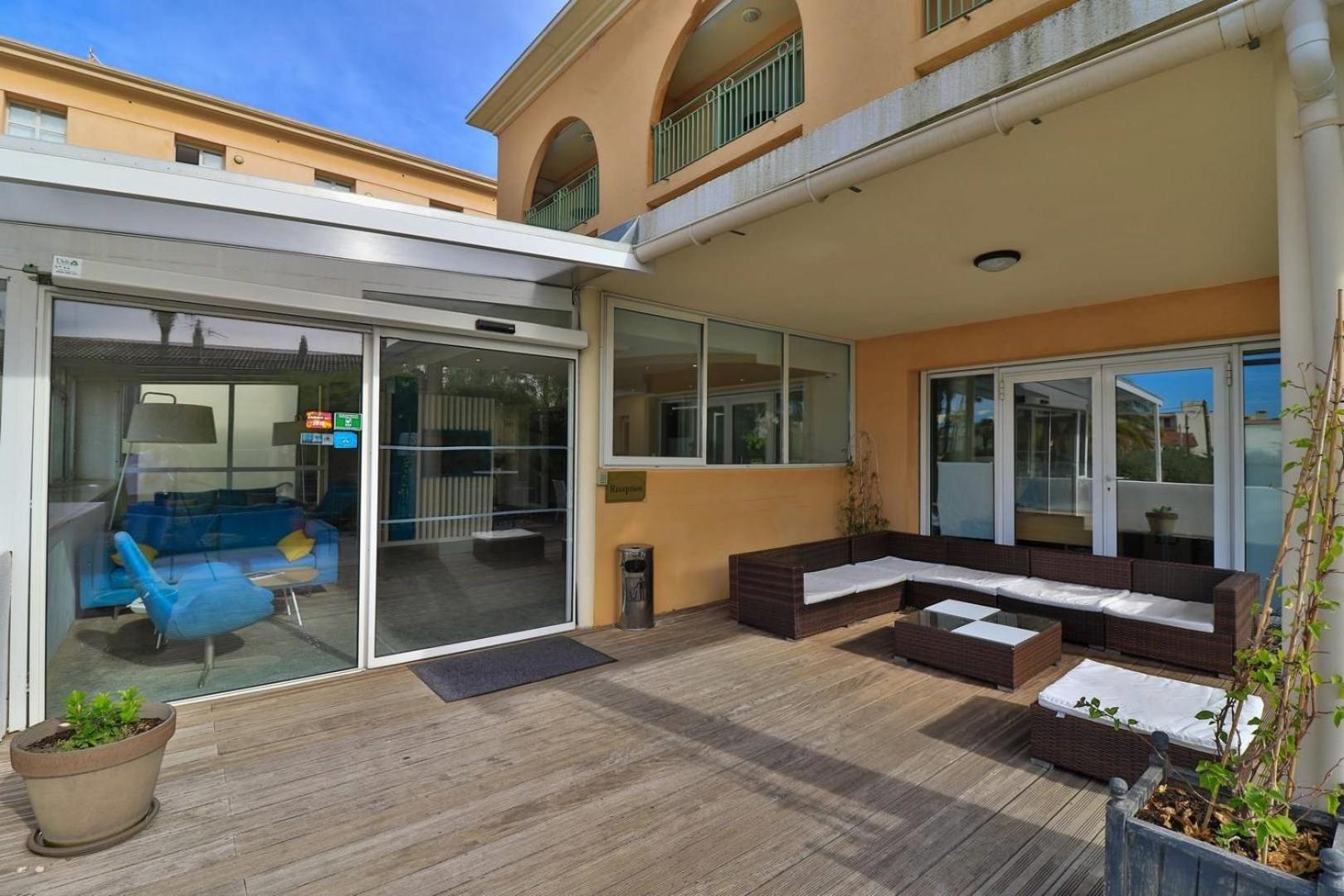 Hotel Sanary, Soleil Et Jardin - Renovation Hiver 2024-25 Bagian luar foto