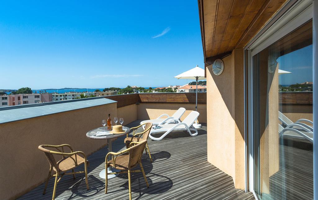 Hotel Sanary, Soleil Et Jardin - Renovation Hiver 2024-25 Bagian luar foto